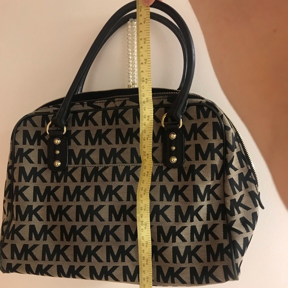 Michael Kors purse - Picture 5 of 6